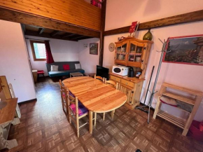 Chalet Mitoyen au Cœur des Angles, Proche Pistes et Commerces, 2 Ch, Mezzanine, Balcon - FR-1-593-98 Les Angles